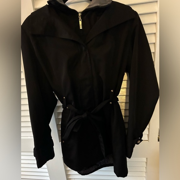 Dana Buchman lightweight black trench coat with hood - Picture 3 of 16